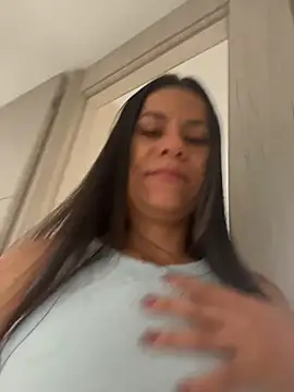 Snapshot of Reggie-Liam chatting on February 13, 2026, 6:08 pm Reggie-Liam online show from February 13, 2026, 6:08 pm