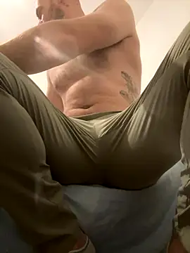 bigguy101 online show from December 22, 2025, 8:20 pm