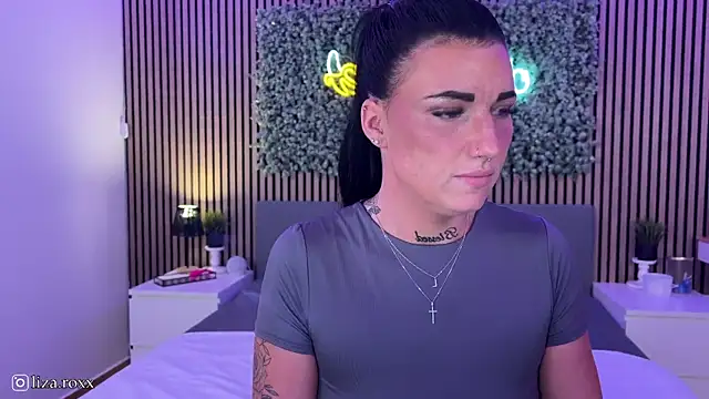 Snapshot of LizaRoxx chatting on September 20, 2025, 8:36 pm LizaRoxx online show from September 20, 2025, 8:36 pm