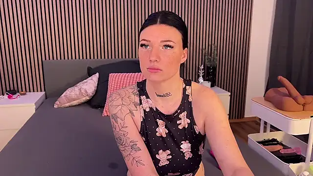 Snapshot of LizaRoxx chatting on February 27, 2025, 7:37 pm LizaRoxx online show from February 27, 2025, 7:37 pm