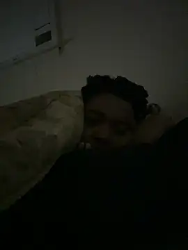 Snapshot of thick_Queen33 chatting on December 7, 2024, 11:45 am thick Queen33 online show from December 7, 2024, 11:45 am