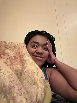 Snapshot of thick_Queen33 chatting on December 7, 2024, 2:14 am thick Queen33 online show from December 7, 2024, 2:14 am