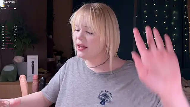 LisaLaas online show from March 1, 2026, 7:14 pm