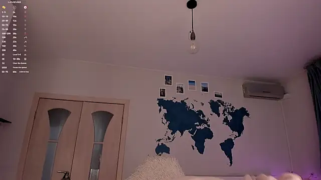 LisaLaas online show from February 26, 2025, 4:38 pm