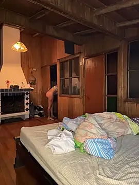 Snapshot of Miley_and_Vash chatting on November 20, 2025, 2:45 am Miley and Vash online show from November 20, 2025, 2:45 am