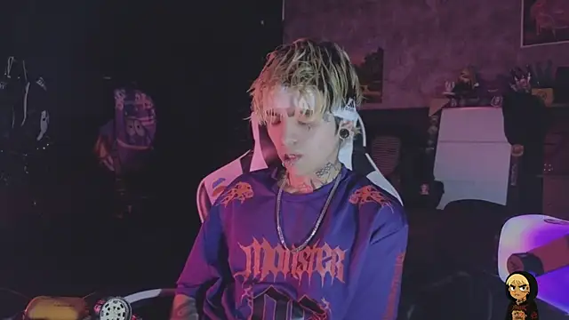 AcidMilo online show from May 13, 2026, 12:06 am