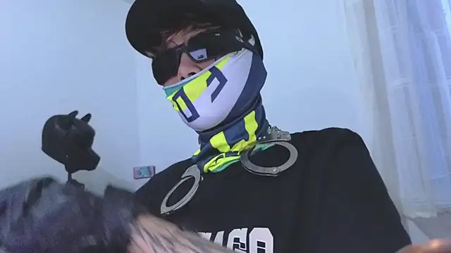 Snapshot of AcidMilo chatting on February 17, 2025, 11:11 pm AcidMilo online show from February 17, 2025, 11:11 pm