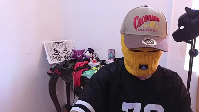 Snapshot of AcidMilo chatting on February 8, 2025, 3:53 pm AcidMilo online show from February 8, 2025, 3:53 pm