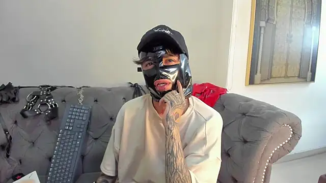 Snapshot of AcidMilo chatting on December 2, 2024, 4:26 pm AcidMilo online show from December 2, 2024, 4:26 pm