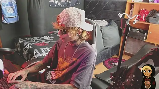 Snapshot of AcidMilo chatting on November 29, 2025, 5:24 pm AcidMilo online show from November 29, 2025, 5:24 pm