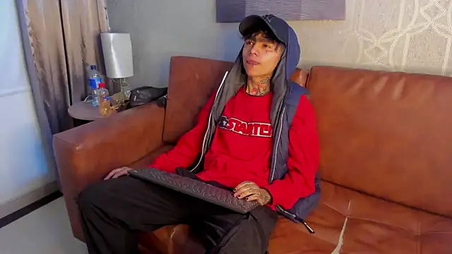 Snapshot of AcidMilo chatting on December 11, 2024, 12:34 pm AcidMilo online show from December 11, 2024, 12:34 pm