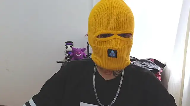 Snapshot of AcidMilo chatting on March 11, 2025, 8:20 pm AcidMilo online show from March 11, 2025, 8:20 pm