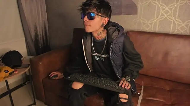 Snapshot of AcidMilo chatting on December 12, 2024, 5:42 am AcidMilo online show from December 12, 2024, 5:42 am