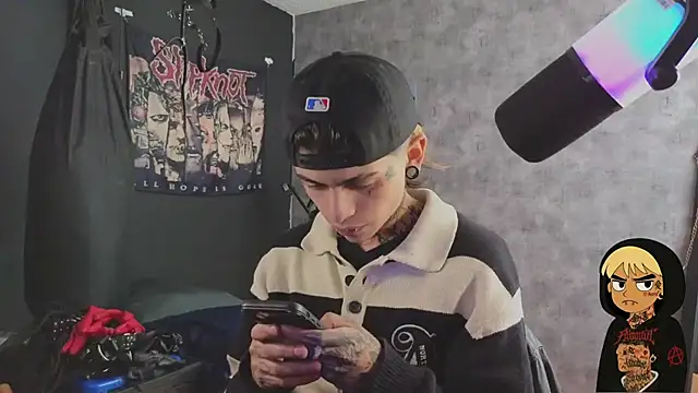 Snapshot of AcidMilo chatting on October 15, 2025, 5:54 pm AcidMilo online show from October 15, 2025, 5:54 pm