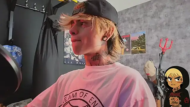 Snapshot of AcidMilo chatting on October 24, 2025, 2:38 pm AcidMilo online show from October 24, 2025, 2:38 pm