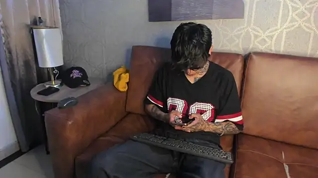 Snapshot of AcidMilo chatting on December 14, 2024, 12:55 pm AcidMilo online show from December 14, 2024, 12:55 pm