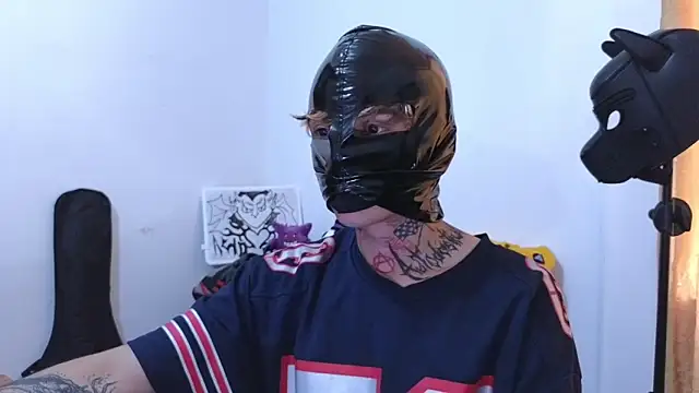 Snapshot of AcidMilo chatting on February 10, 2025, 10:09 pm AcidMilo online show from February 10, 2025, 10:09 pm