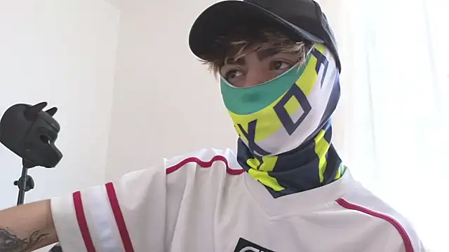 Snapshot of AcidMilo chatting on February 16, 2025, 1:49 pm AcidMilo online show from February 16, 2025, 1:49 pm