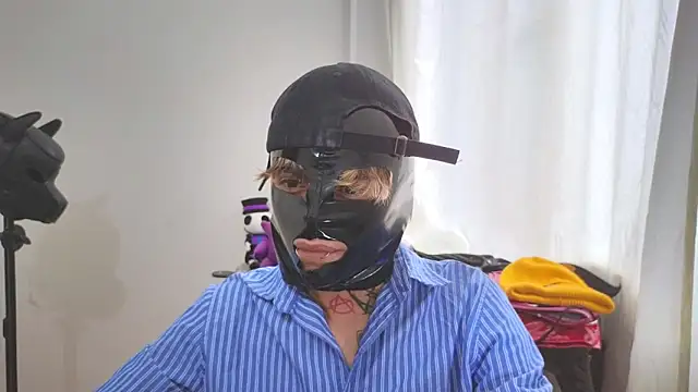 Snapshot of AcidMilo chatting on March 10, 2025, 8:34 pm AcidMilo online show from March 10, 2025, 8:34 pm