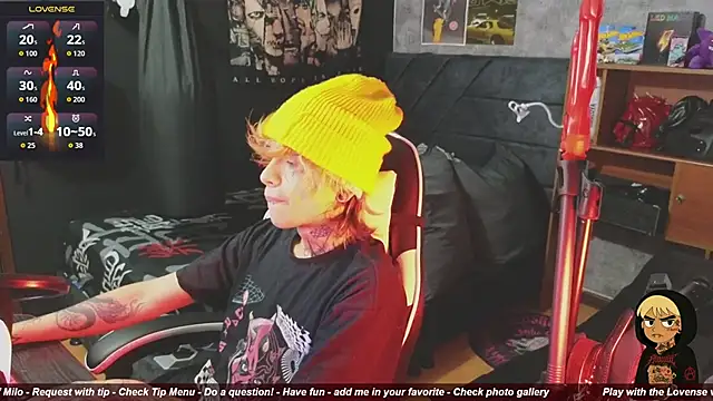 Snapshot of AcidMilo chatting on November 28, 2025, 10:32 pm AcidMilo online show from November 28, 2025, 10:32 pm