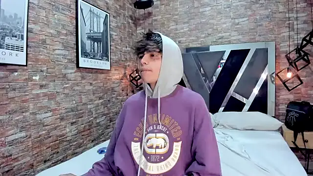 Snapshot of AcidMilo chatting on December 17, 2024, 12:00 pm AcidMilo online show from December 17, 2024, 12:00 pm