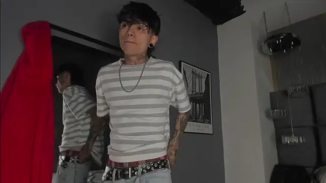 Snapshot of AcidMilo chatting on December 22, 2024, 12:49 pm AcidMilo online show from December 22, 2024, 12:49 pm