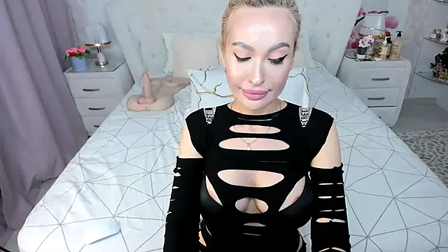 Snapshot of HottieSweetBritney chatting on May 16, 2026, 1:26 am HottieSweetBritney online show from May 16, 2026, 1:26 am