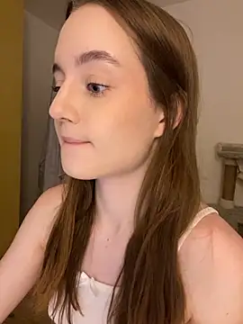 Snapshot of malyshhka chatting on December 14, 2024, 1:27 pm malyshhka online show from December 14, 2024, 1:27 pm