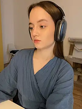 Snapshot of malyshhka chatting on January 14, 2025, 10:59 am malyshhka online show from January 14, 2025, 10:59 am