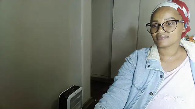 Snapshot of Charlie-Crawford chatting on May 9, 2026, 8:01 pm Charlie-Crawford online show from May 9, 2026, 8:01 pm