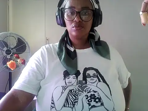 Snapshot of Charlie-Crawford chatting on May 30, 2026, 1:06 pm Charlie-Crawford online show from May 30, 2026, 1:06 pm