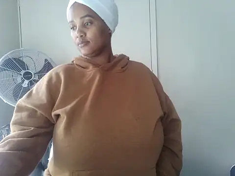 Snapshot of Charlie-Crawford chatting on May 22, 2026, 8:45 am Charlie-Crawford online show from May 22, 2026, 8:45 am