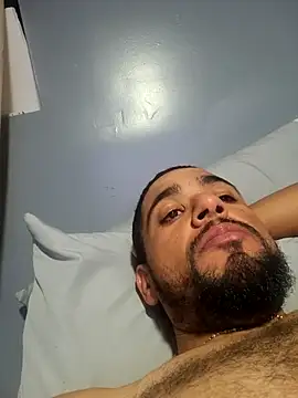 Snapshot of ositomanzo chatting on October 19, 2025, 4:04 am ositomanzo online show from October 19, 2025, 4:04 am