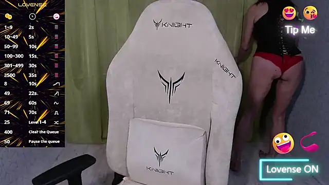 Snapshot of lillit__gold chatting on March 18, 2025, 9:01 am lillit gold online show from March 18, 2025, 9:01 am