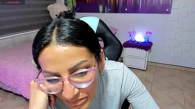 alma blue online show from May 28, 2026, 11:32 pm