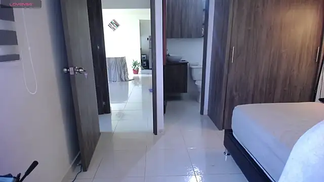 amyharlow 1 online show from April 10, 2026, 2:02 pm