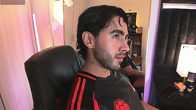 Snapshot of ItsMeEros chatting on June 17, 2026, 10:19 pm ItsMeEros online show from June 17, 2026, 10:19 pm
