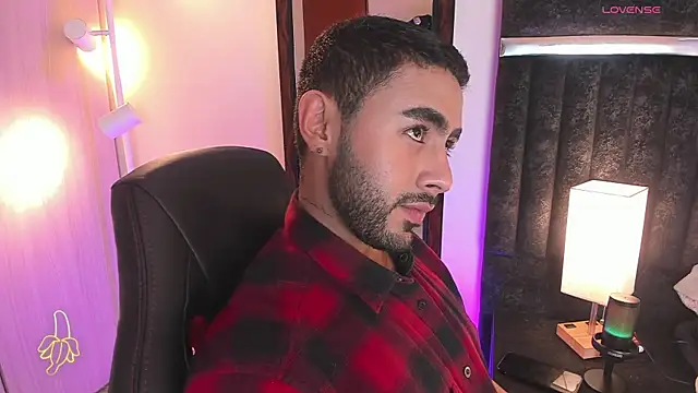 Snapshot of ItsMeEros chatting on November 25, 2025, 10:21 pm ItsMeEros online show from November 25, 2025, 10:21 pm