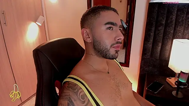 Snapshot of ItsMeEros chatting on October 22, 2025, 10:41 pm ItsMeEros online show from October 22, 2025, 10:41 pm