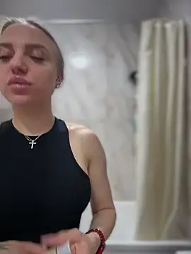 pinkstar  online show from February 18, 2026, 5:05 am