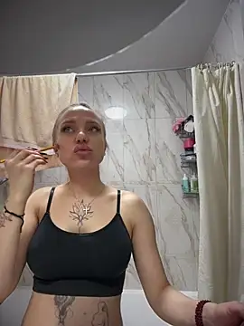 pinkstar  online show from November 14, 2025, 6:06 am