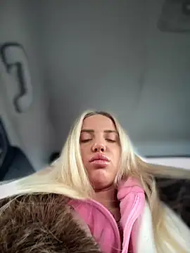 pinkstar  online show from November 8, 2025, 4:49 am