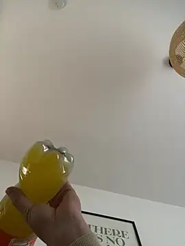 Jonkitzler1 online show from December 19, 2024, 10:13 am