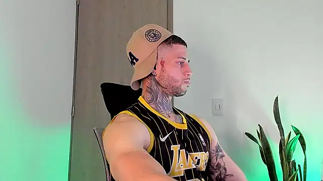  jamesleandros1 online show from March 8, 2026, 2:59 am