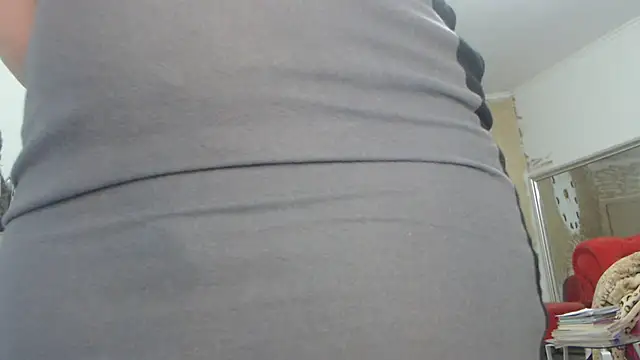 AnnaBellaLuckyXOXO online show from December 5, 2025, 12:59 pm