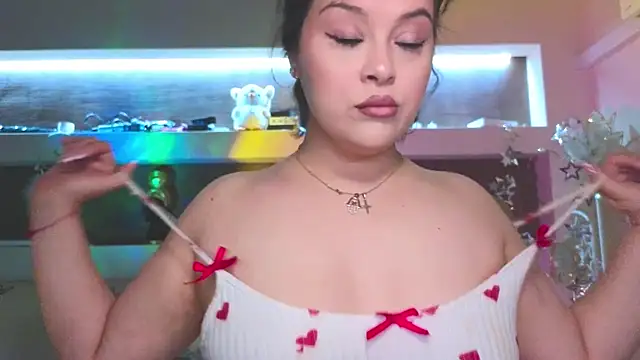 Snapshot of Malika_uAngel chatting on October 9, 2025, 12:11 am Malika uAngel online show from October 9, 2025, 12:11 am