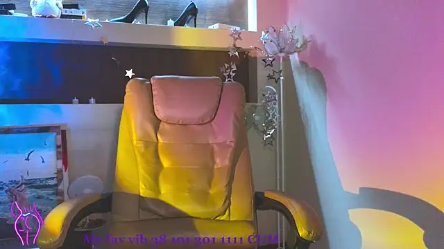 Snapshot of Malika_uAngel chatting on October 12, 2025, 2:24 am Malika uAngel online show from October 12, 2025, 2:24 am