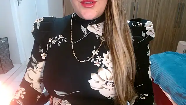 Aliceescobar online show from May 26, 2026, 2:04 pm