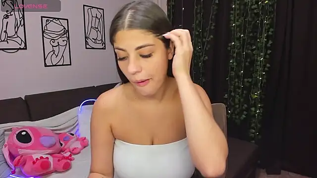 MaryMayson online show from October 6, 2025, 2:07 pm