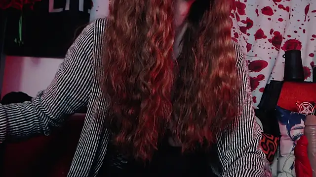 Snapshot of Silentmary chatting on December 1, 2025, 5:30 am Silentmary online show from December 1, 2025, 5:30 am